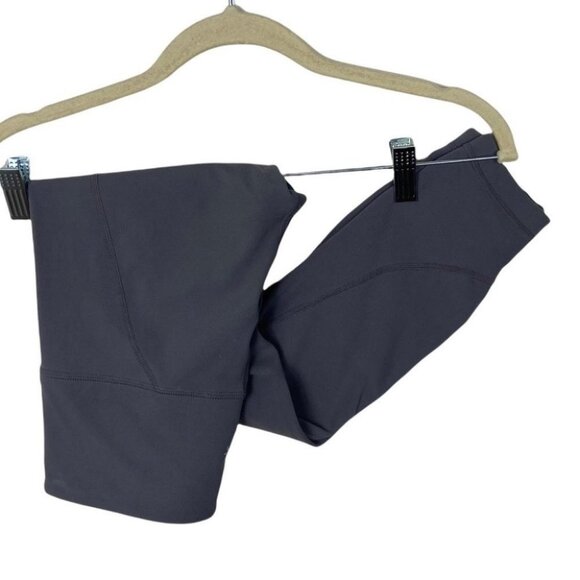 Athleta Silver Bells Stash Pocket Salutation Size XS Leggings Grey Compression - Picture 8 of 15